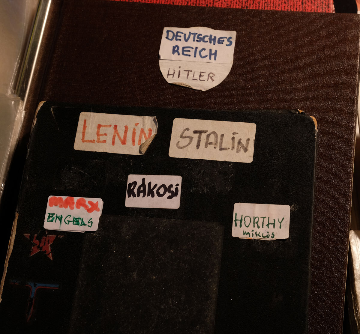 Flohmarkt-Briefmarken-Budapest